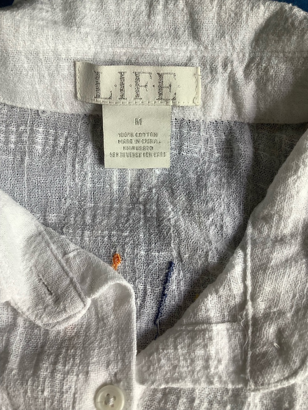 White Short-Sleeve Button Crop Shirt with Evil Eye Embroidery - Picture 7 of 7